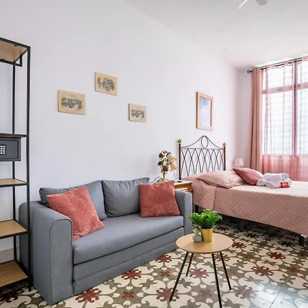 Bed & Breakfast Gar House By 3*