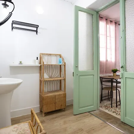Gar House By Bed & Breakfast 3*