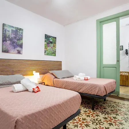 Bed & Breakfast Gar House By 3*