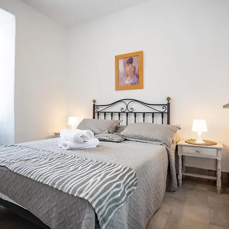 Gar House By Bed & Breakfast 3*
