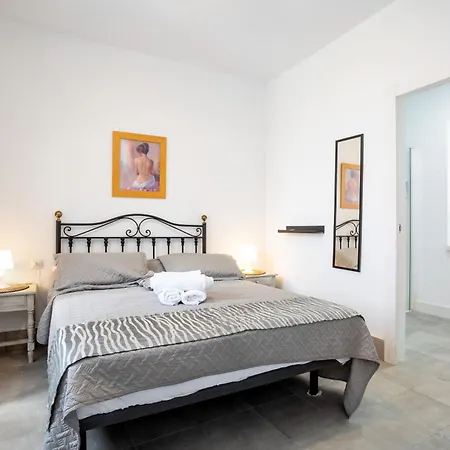 Bed & Breakfast Gar House By 3*