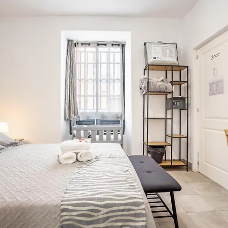 Bed & Breakfast Gar House By 3*