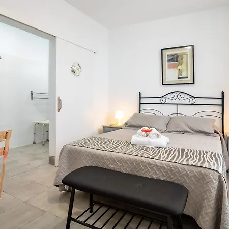 Bed & Breakfast Gar House By 3*