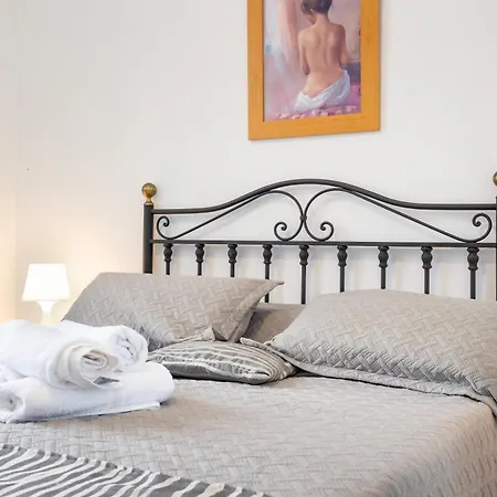 Gar House By Bed & Breakfast
